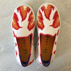 Rothys Flames Kids Shoes size 11